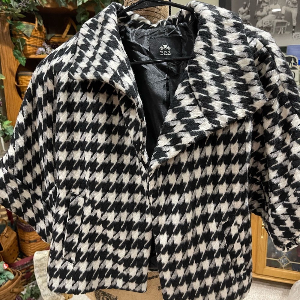 Bizz Houndstooth Coat